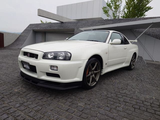 NISSAN SKYLINE GT-R