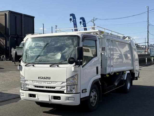 ISUZU