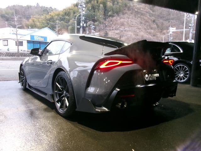 Car thumbnail 3