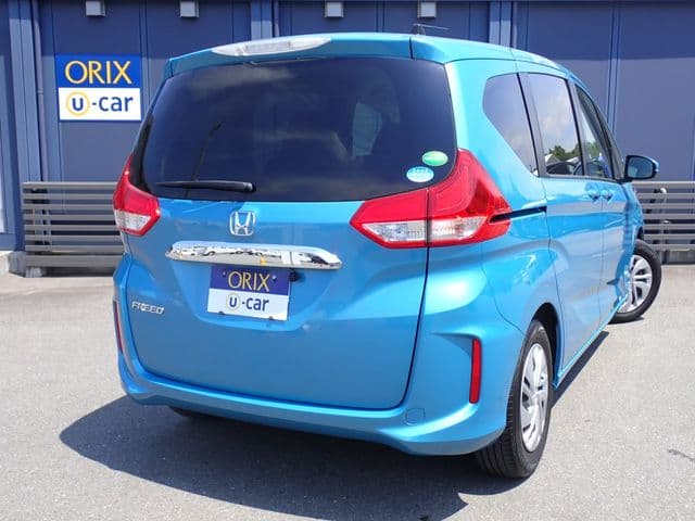 Car thumbnail 3