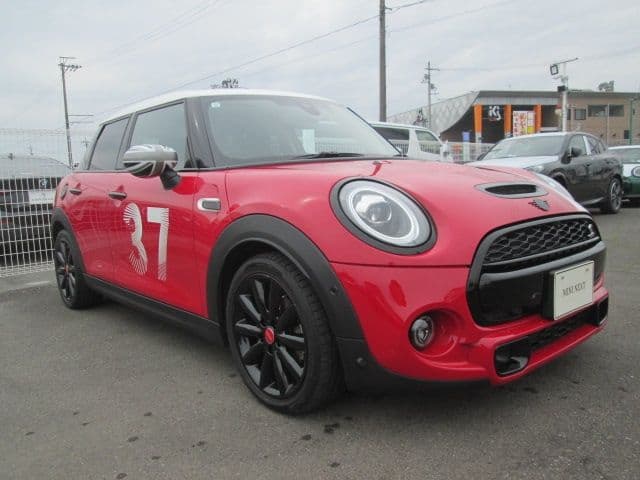 Car thumbnail 3