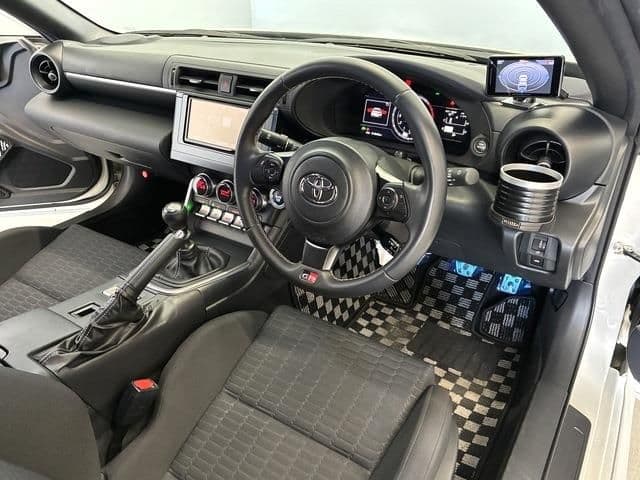 Car thumbnail 2