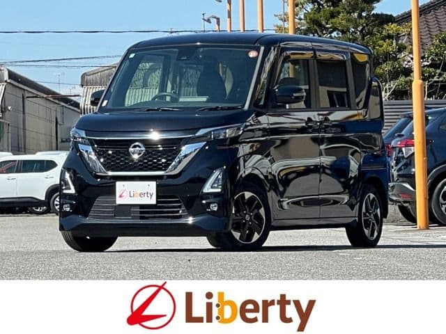 NISSAN