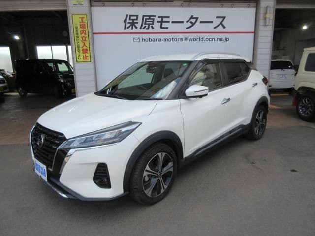 NISSAN