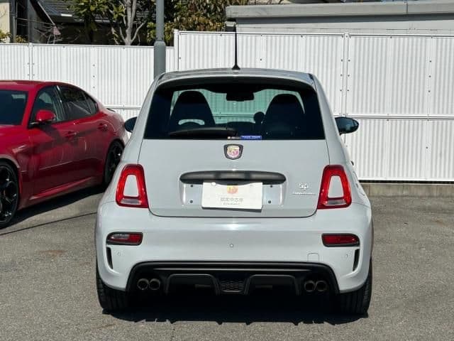 Car thumbnail 3