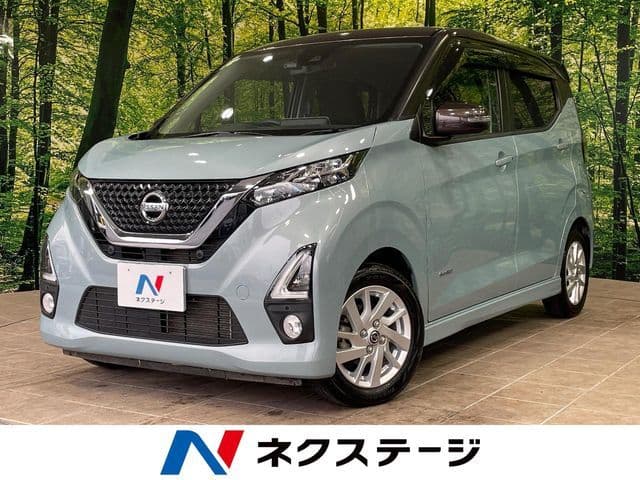 NISSAN