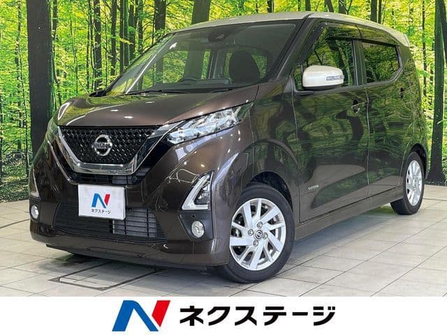 NISSAN