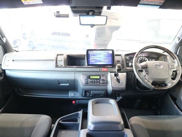 Car thumbnail 4