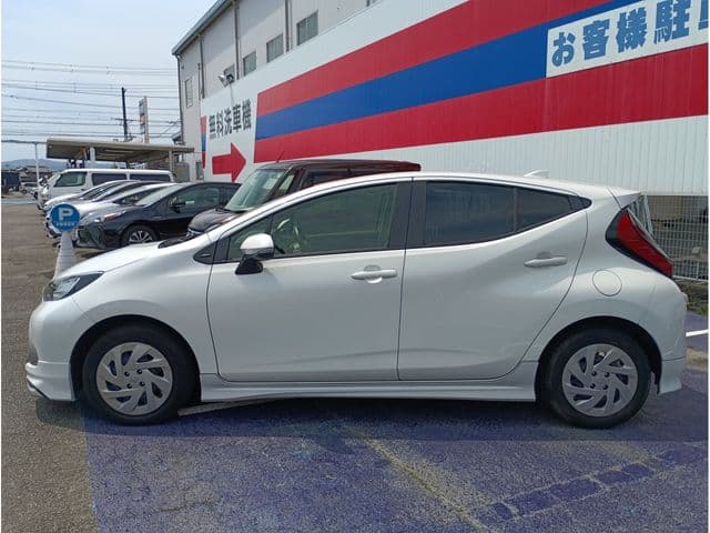 Car thumbnail 4