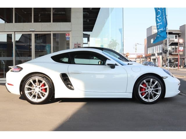 Car thumbnail 4