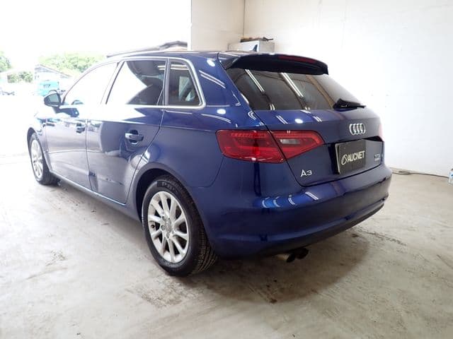 Car thumbnail 3