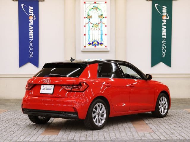 Car thumbnail 3
