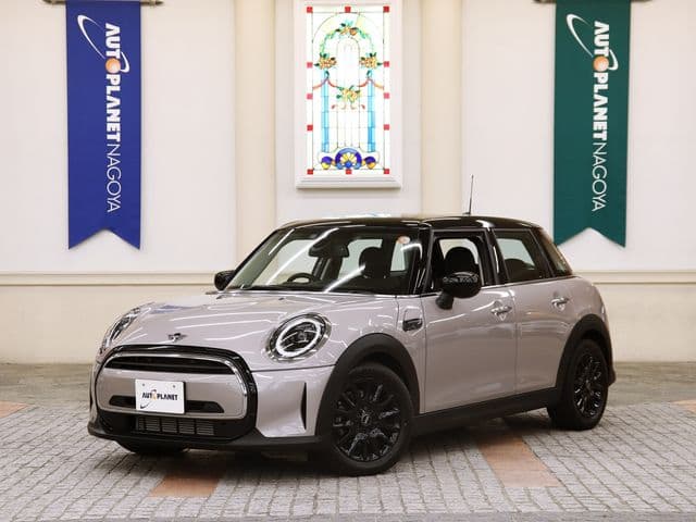 Car image 1