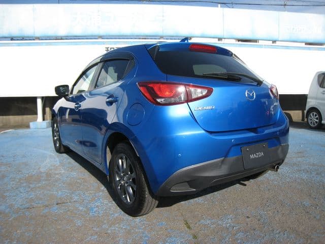 Car thumbnail 3