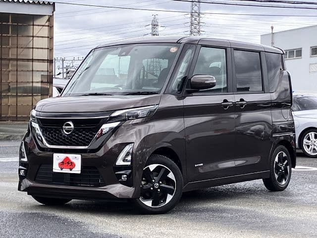 NISSAN