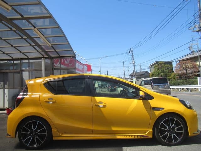 Car thumbnail 4