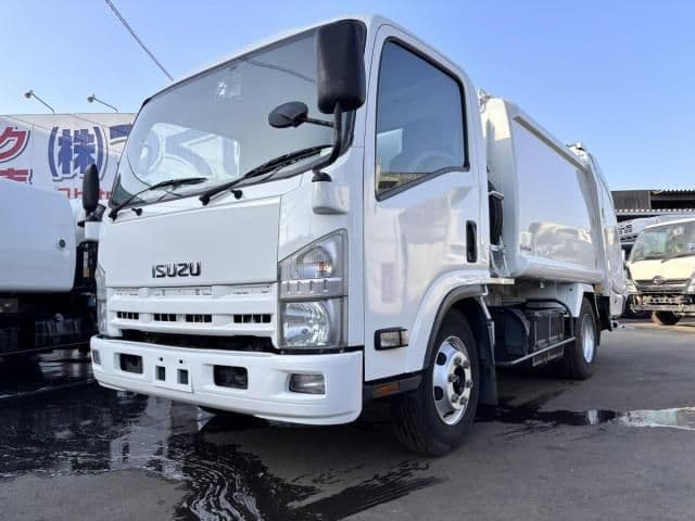 ISUZU