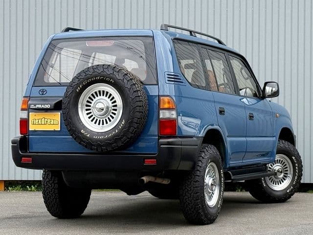 Car thumbnail 4