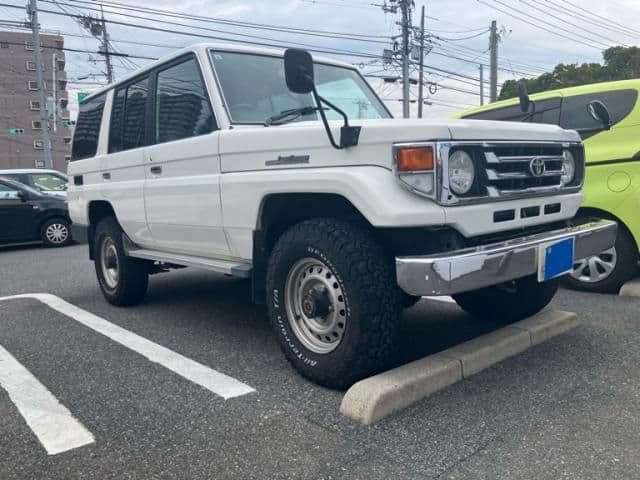 Car thumbnail 3