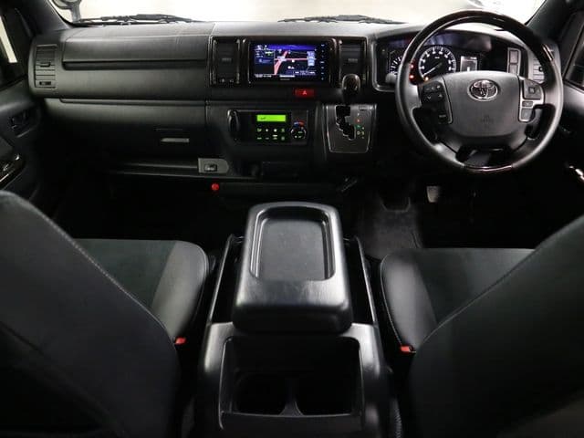 Car thumbnail 3