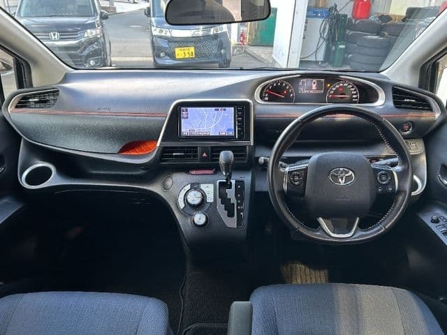 Car thumbnail 3