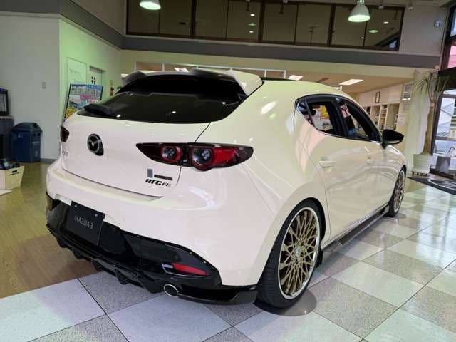 Car thumbnail 4