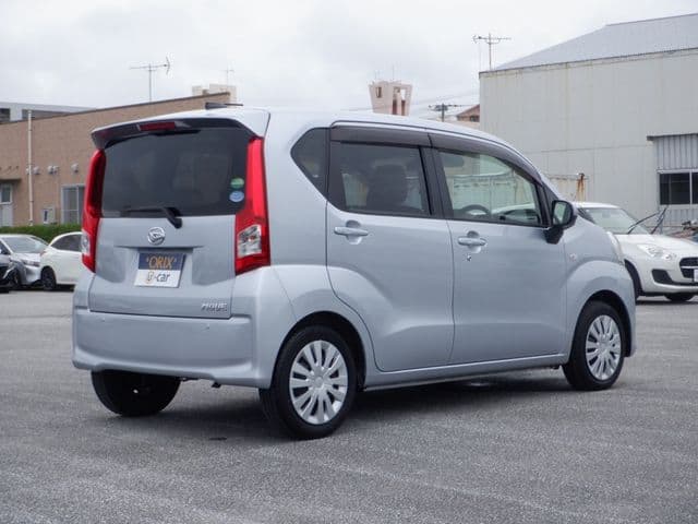 Car thumbnail 3
