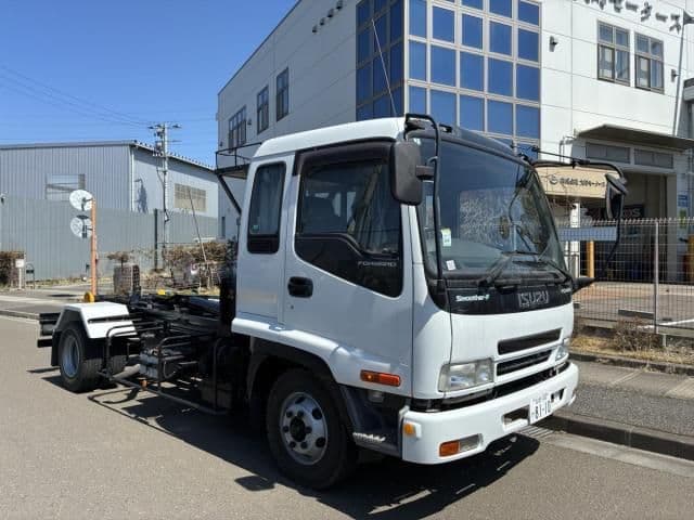 ISUZU