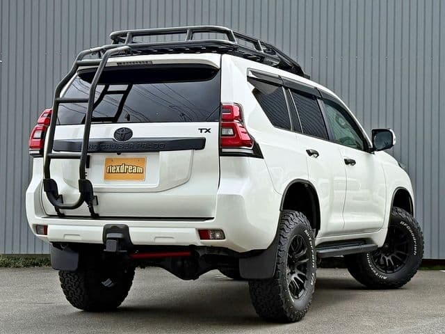 Car thumbnail 4