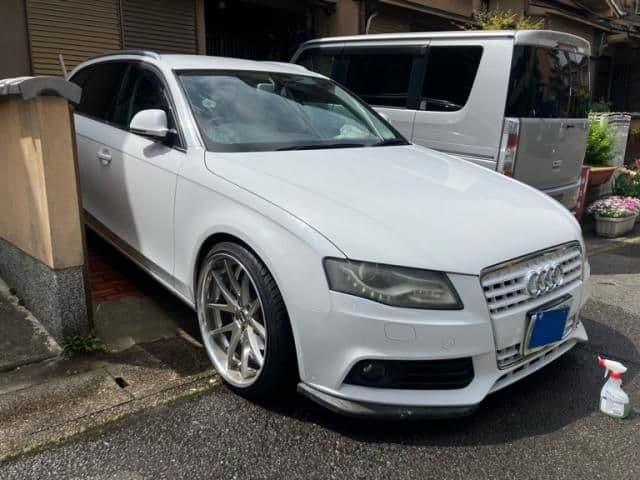 AUDI