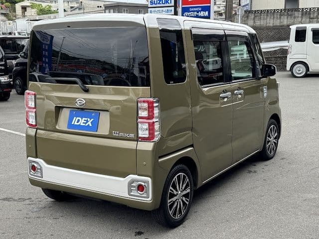 Car thumbnail 4