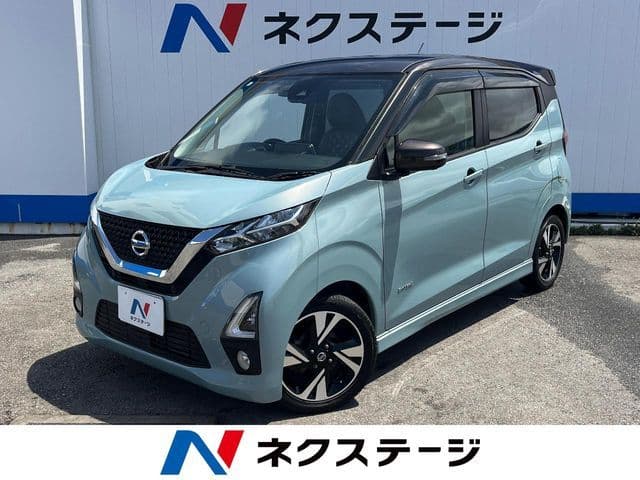 NISSAN