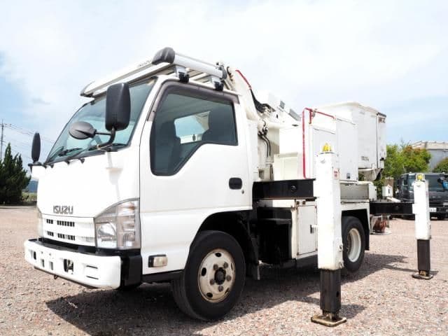 ISUZU