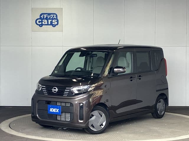 NISSAN