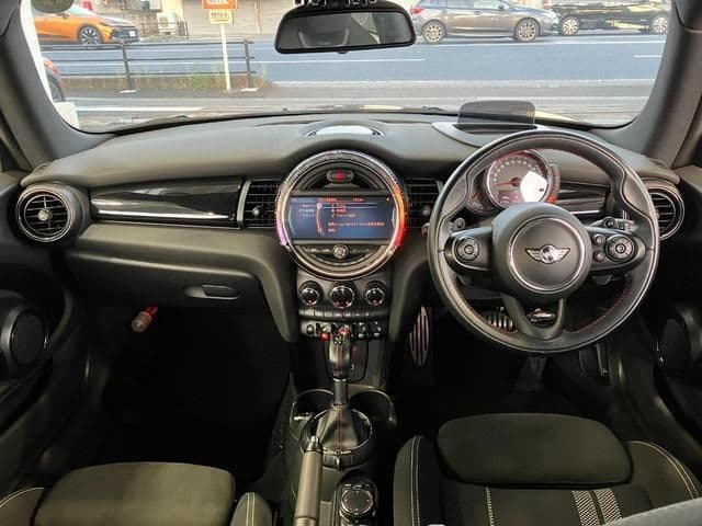 Car thumbnail 2