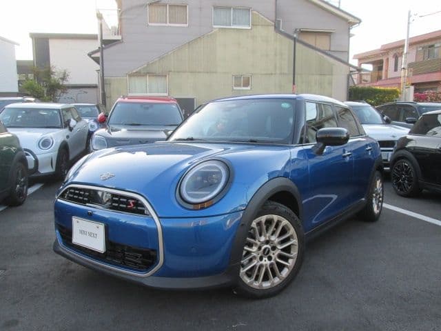 Car image 1