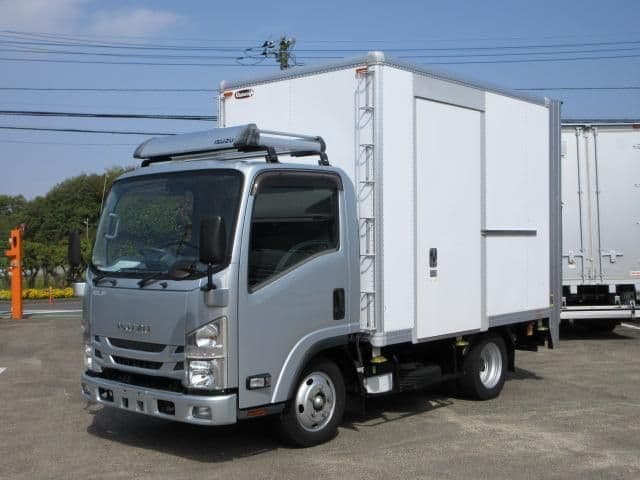 ISUZU