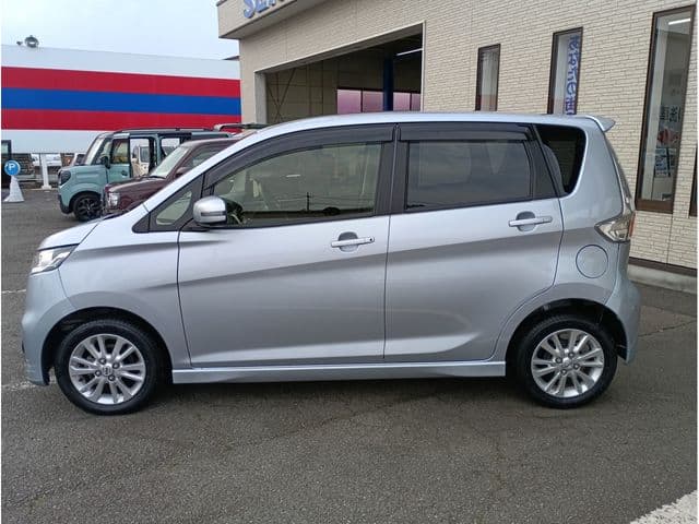 Car thumbnail 4