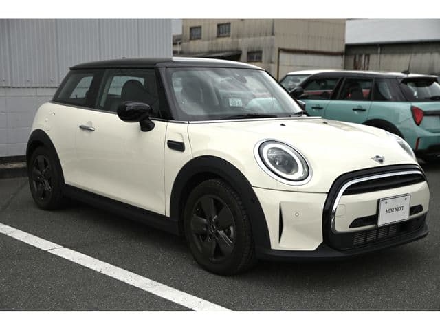 Car thumbnail 3