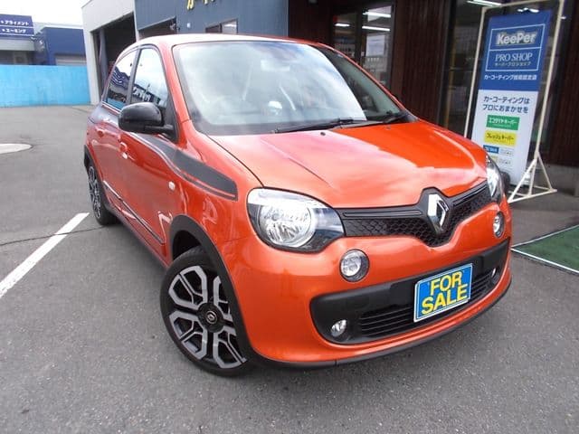 RENAULT