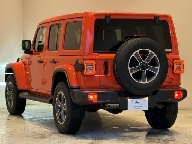 Car thumbnail 3