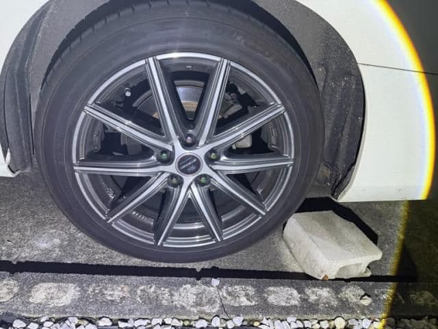 Car thumbnail 3