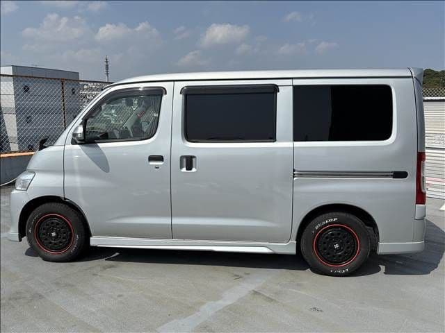Car thumbnail 3