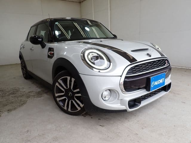 Car image 1