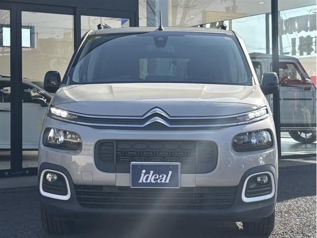 Car thumbnail 2