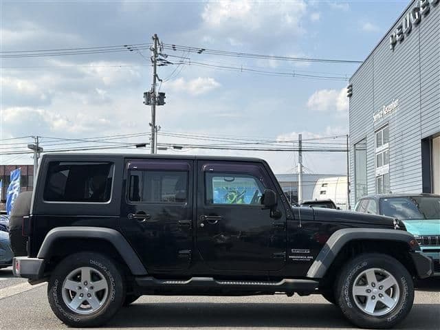 Car thumbnail 4