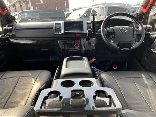 Car thumbnail 4