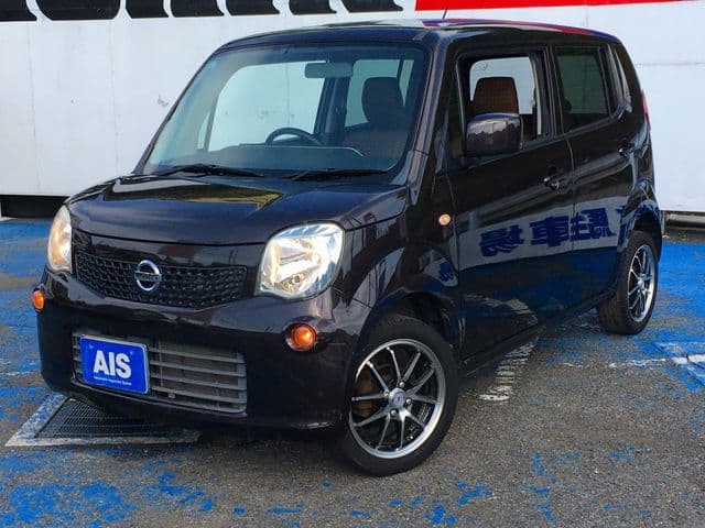 NISSAN