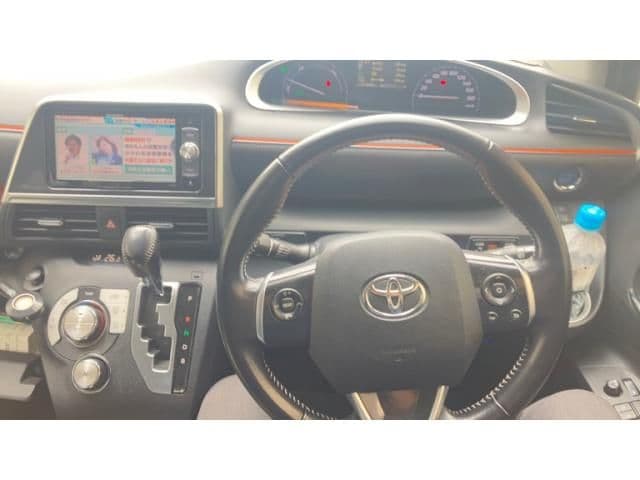 Car thumbnail 4