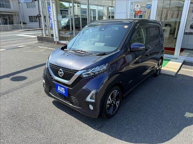NISSAN